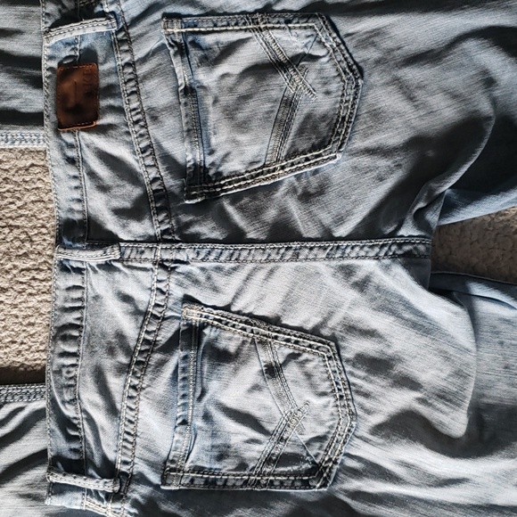 BKE Derek Stretch Relaxed Boot Cut Light Wash Denim Jeans - Picture 9 of 12